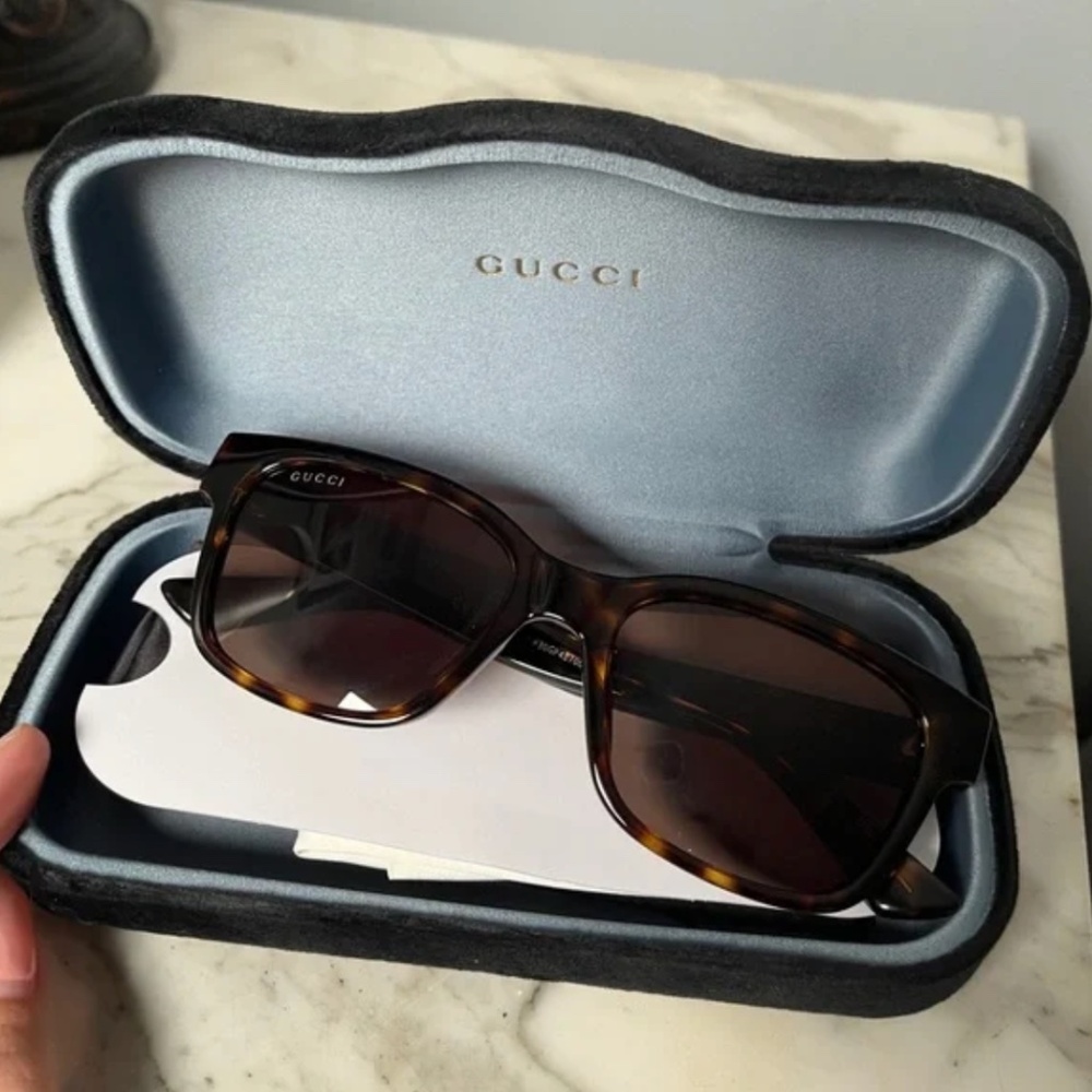 GUCCI| SQUARE TORTOISE SUNGLASSES